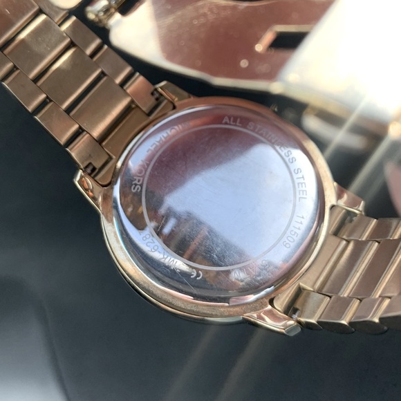 Michael Kors Watch - Picture 2 of 2